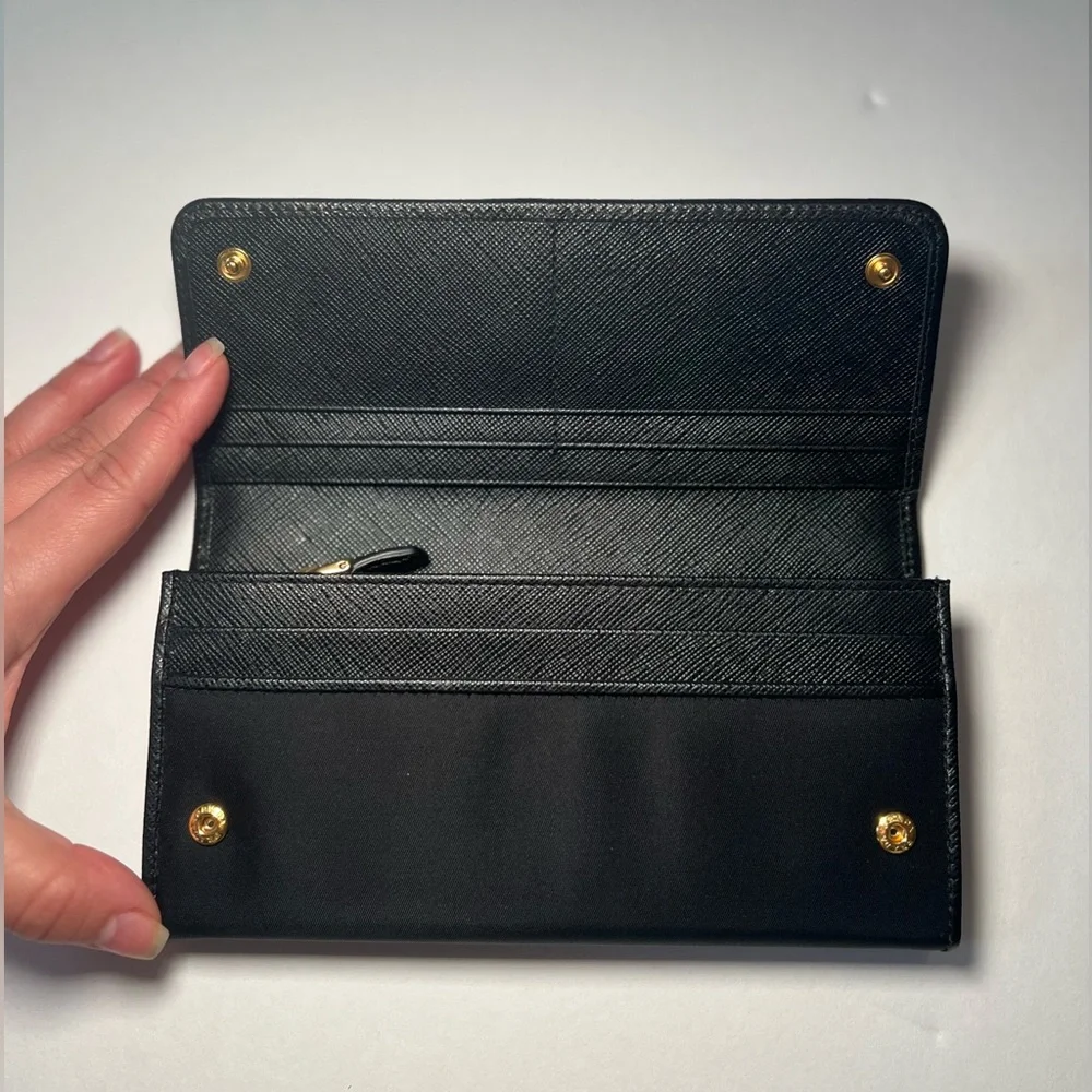 Prada Wallet - Picture 2 of 6